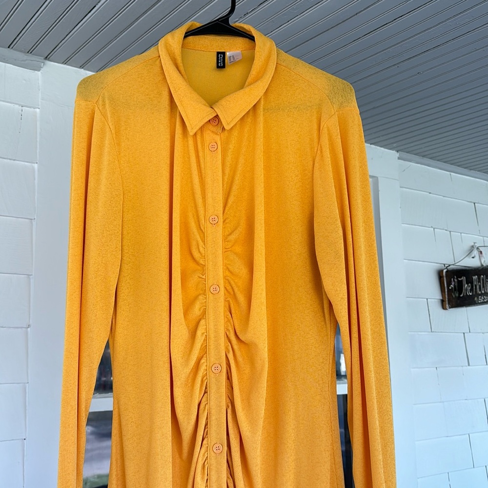 Yellow dress